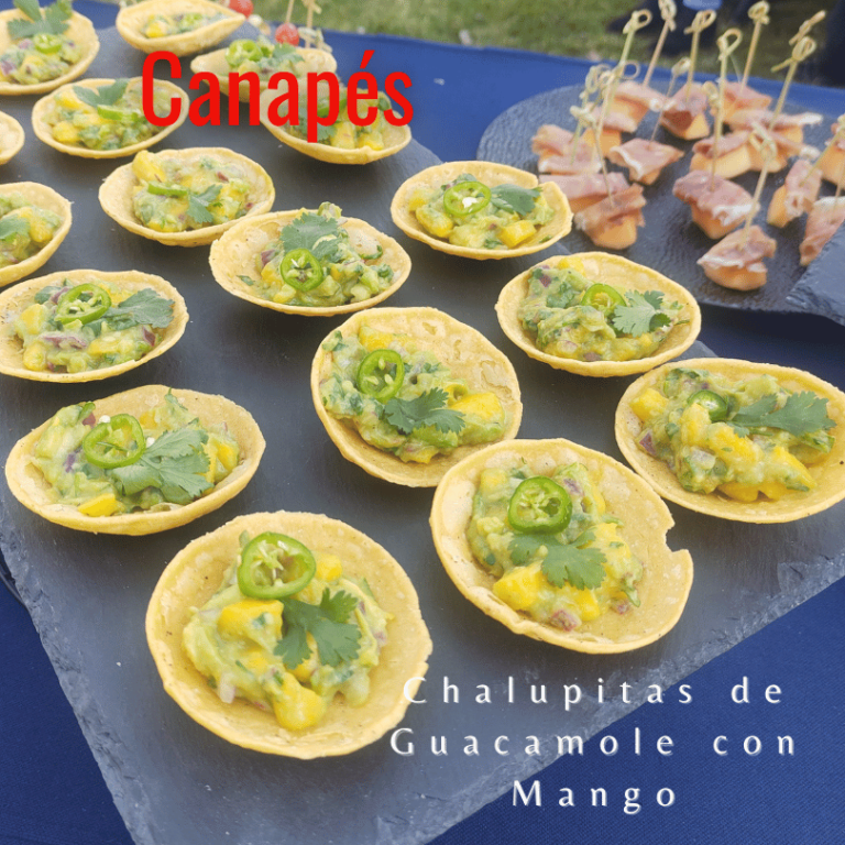 Chalupitas de guacamole con mango, Canapes y bocadillos para eventos